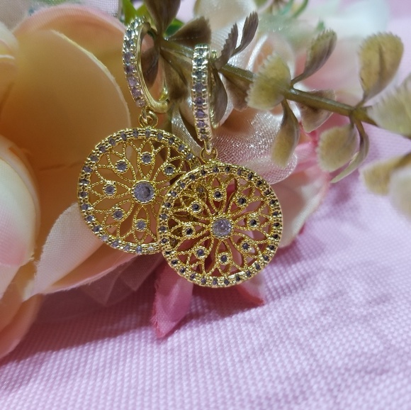 18k Gold cubic zirconia earrings - Picture 2 of 4